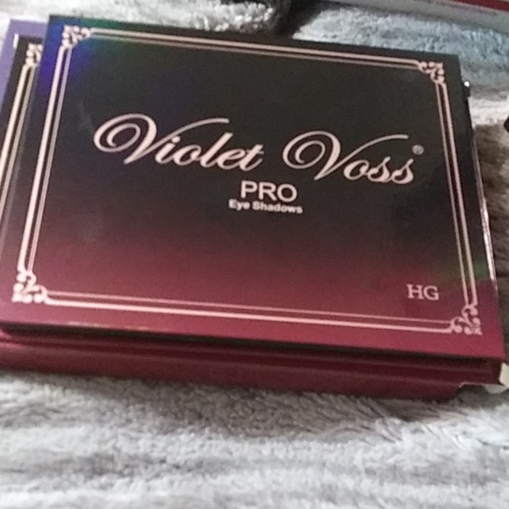 New in Box Violet Voss Pro eyeshadow palette